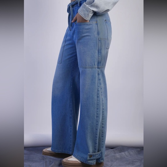 Washed Denim Wide-Leg Jeans - Picture 3 of 6